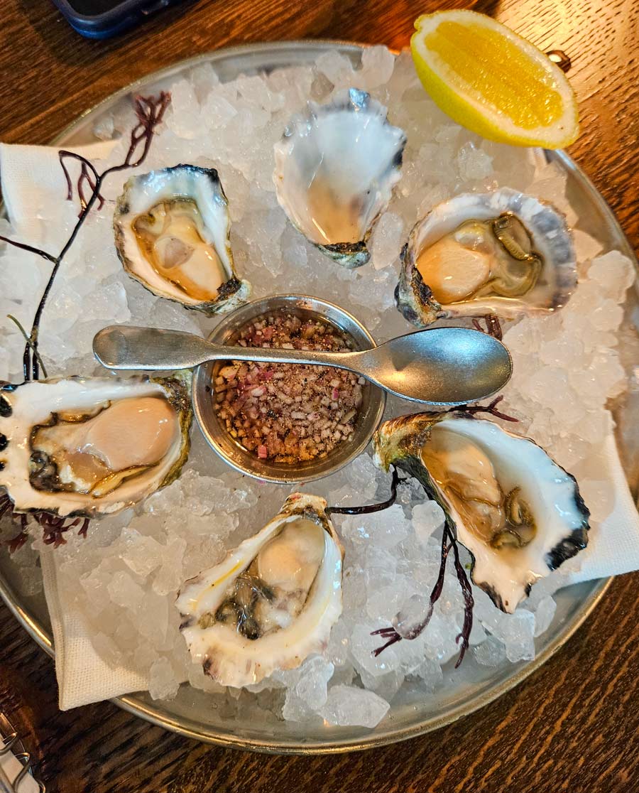 Sydney Rock Oysters - Unopened (per dozen) image 5